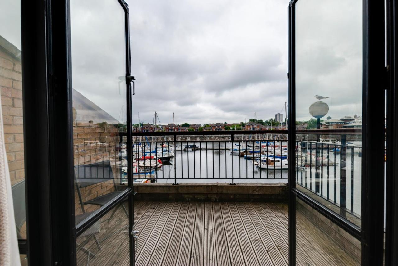 Base Serviced Apartments - The Docks Ливерпуль Экстерьер фото